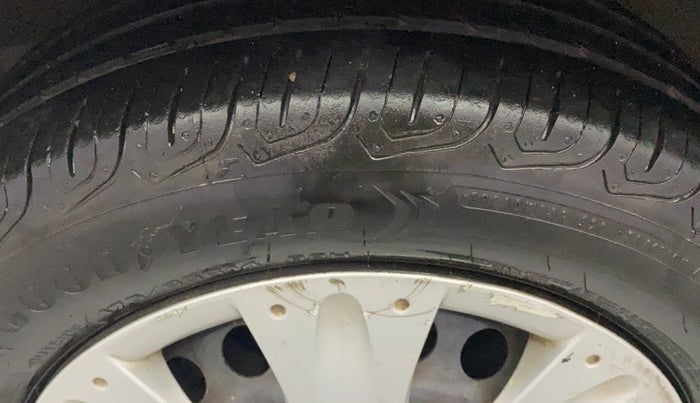 2015 Honda Amaze 1.2L I-VTEC S, Petrol, Manual, 58,870 km, Left Front Tyre Tread