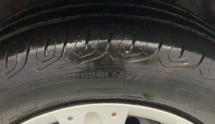 2015 Honda Amaze 1.2L I-VTEC S, Petrol, Manual, 58,870 km, Right Front Tyre Tread