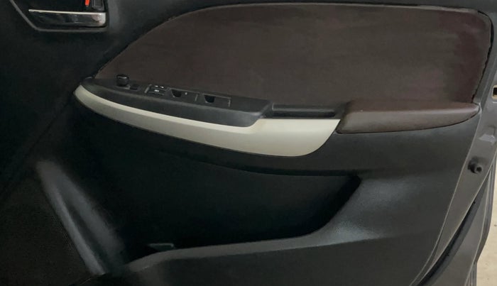 2017 Maruti Baleno DELTA PETROL 1.2, Petrol, Manual, 70,683 km, Driver Side Door Panels Control