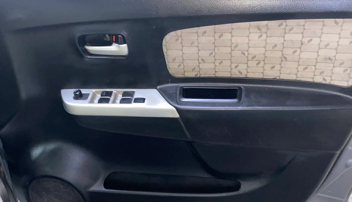 2016 Maruti Wagon R 1.0 VXI, Petrol, Manual, 51,461 km, Driver Side Door Panels Control