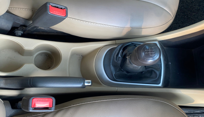 2014 Hyundai Verna FLUIDIC 1.4 VTVT CX, Petrol, Manual, 1,15,873 km, Gear Lever