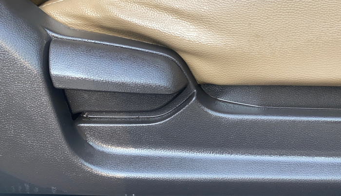 2014 Hyundai Verna FLUIDIC 1.4 VTVT CX, Petrol, Manual, 1,15,873 km, Driver Side Adjustment Panel