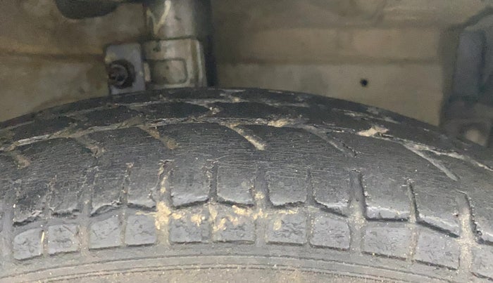 2014 Maruti Swift Dzire VDI, Diesel, Manual, 1,20,186 km, Right Front Tyre Tread