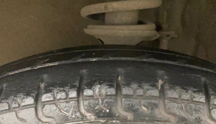 2015 Maruti Alto 800 LXI, Petrol, Manual, 50,438 km, Left Front Tyre Tread