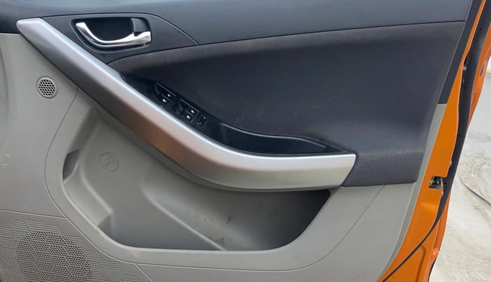 2018 Tata NEXON XZA PLUS PETROL, Petrol, Automatic, 50,343 km, Driver Side Door Panels Control