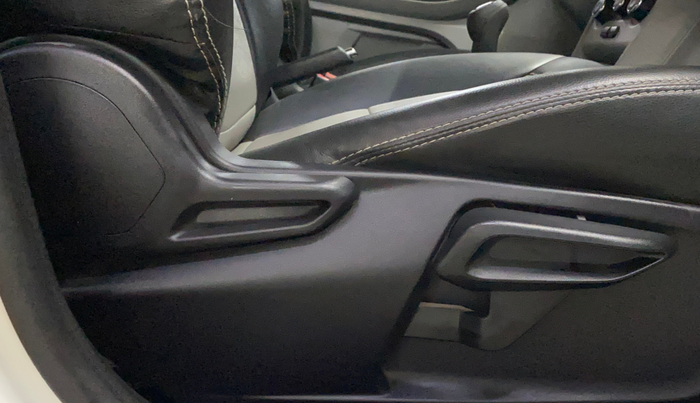 2023 Tata Tiago XT RHYTHM PETROL, Petrol, Manual, 36,782 km, Driver Side Adjustment Panel