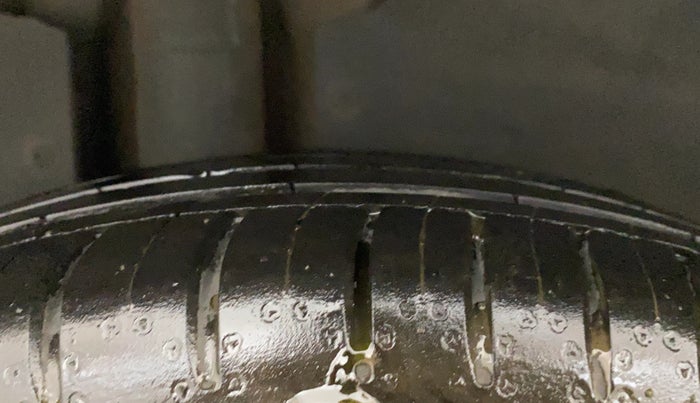 2023 MG HECTOR PLUS SHARP PRO 1.5 PETROL TURBO CVT 6 STR, Petrol, Automatic, 35,383 km, Right Rear Tyre Tread