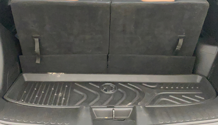 2023 MG HECTOR PLUS SHARP PRO 1.5 PETROL TURBO CVT 6 STR, Petrol, Automatic, 35,383 km, Boot Inside