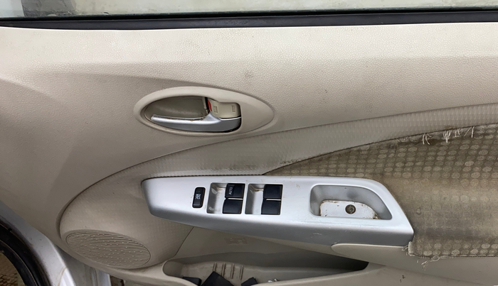 2013 Toyota Etios GD, Diesel, Manual, 64,955 km, Driver Side Door Panels Control