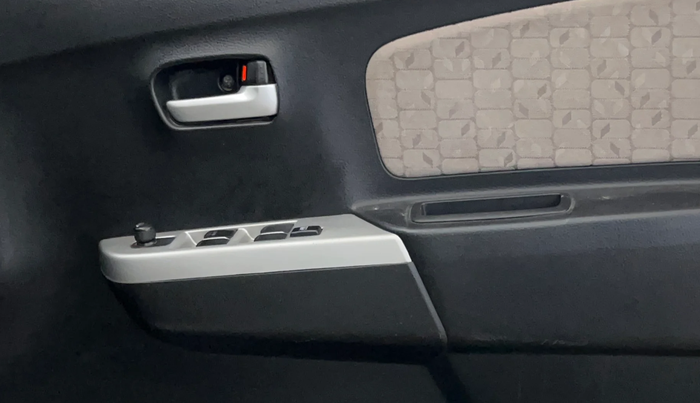 2015 Maruti Wagon R 1.0 VXI, Petrol, Manual, 56,915 km, Driver Side Door Panels Control