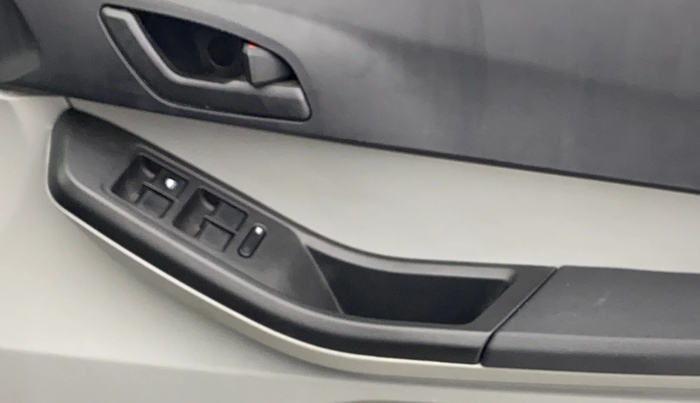 2022 Tata Tiago XT PETROL, Petrol, Manual, 30,077 km, Driver Side Door Panels Control