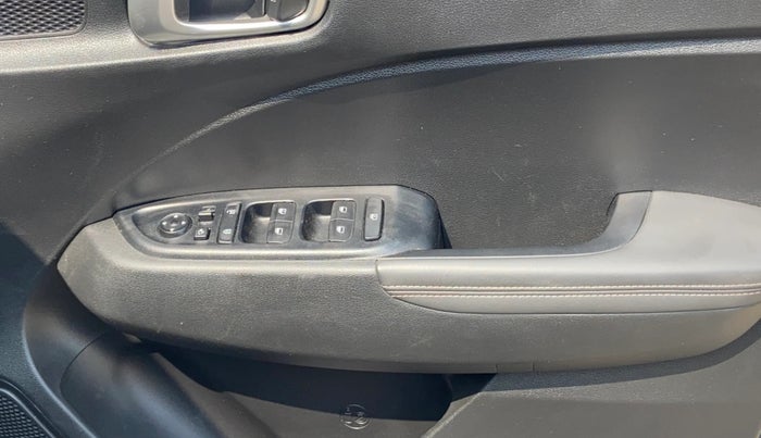 2019 Hyundai VENUE SX 1.0 (O) TURBO, Petrol, Manual, 9,114 km, Driver Side Door Panels Control