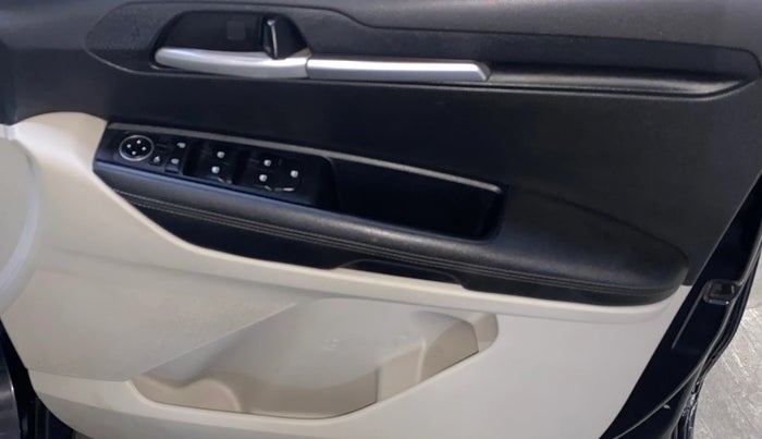 2022 KIA SONET HTX 1.5, Diesel, Manual, 71,337 km, Driver Side Door Panels Control