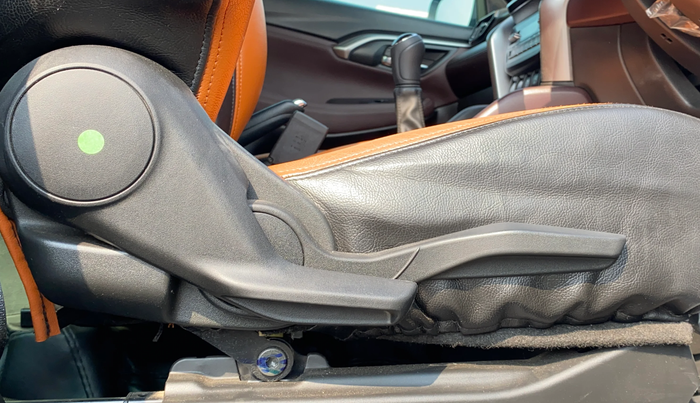 2022 Maruti Grand Vitara ZETA SMART HYBRID, Petrol, Manual, 40,249 km, Driver Side Adjustment Panel