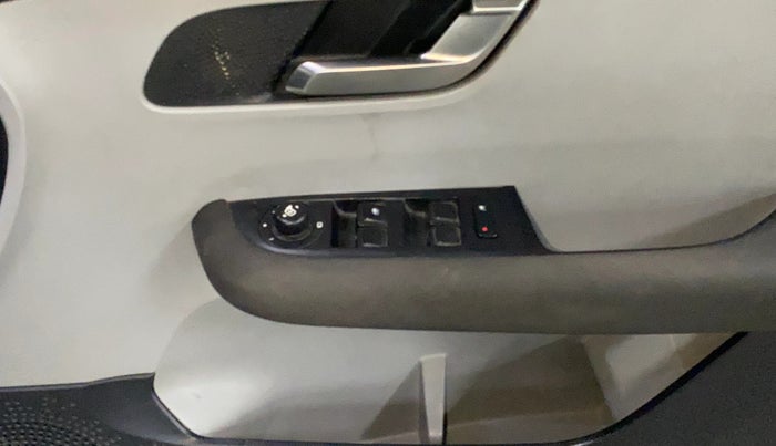 2020 Tata ALTROZ XZ (O) PETROL, Petrol, Manual, 50,792 km, Driver Side Door Panels Control