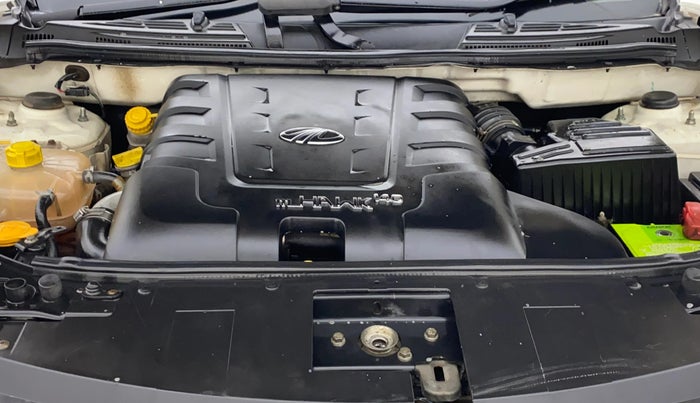 2017 Mahindra XUV500 W6, Diesel, Manual, 1,49,587 km, Engine View