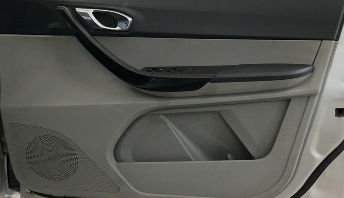 2019 Tata Tiago XZ PETROL, CNG, Manual, 84,710 km, Driver Side Door Panels Control