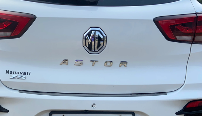 2022 MG ASTOR SUPER 1.5 CVT, Petrol, Automatic, 24,114 km, Dicky (Boot door) - Minor scratches