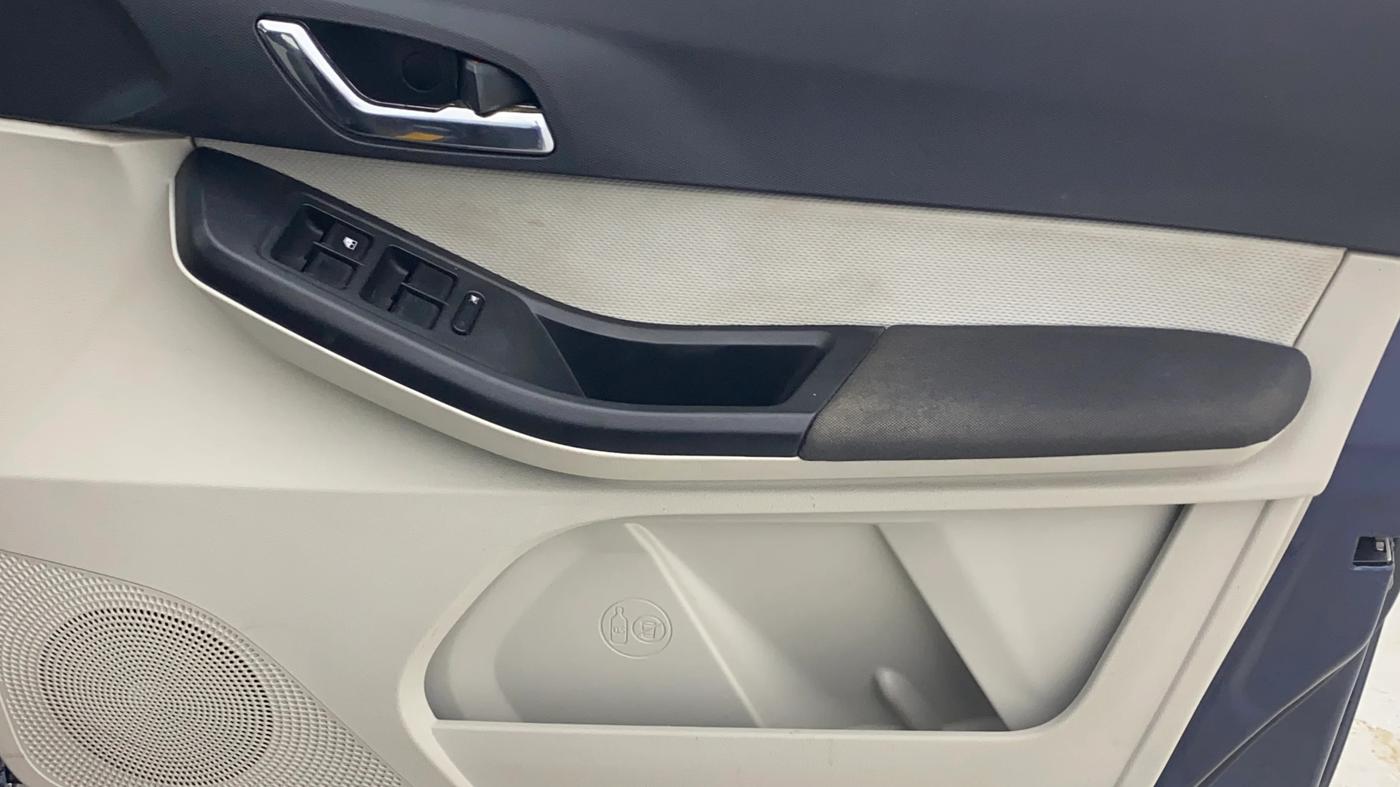 2023 Tata TIGOR XZ PLUS CNG, CNG, Manual, 35,101 km, Driver Side Door Panels Control