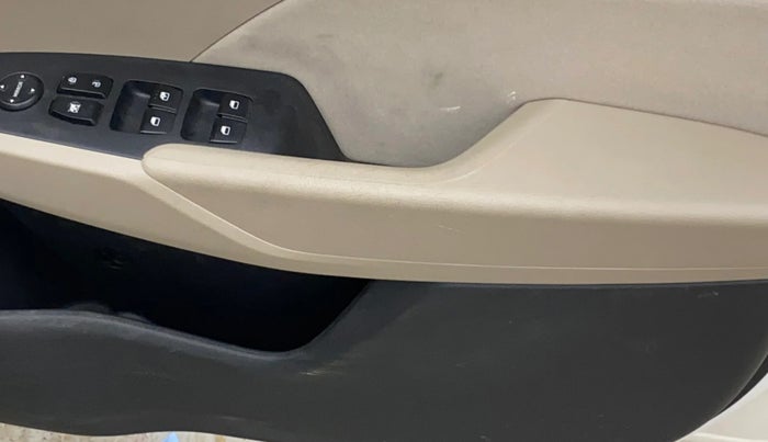 2019 Hyundai Verna 1.6 VTVT SX, Petrol, Manual, 39,066 km, Driver Side Door Panels Control