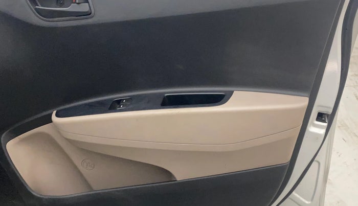 2018 Hyundai Xcent E, CNG, Manual, 54,997 km, Driver Side Door Panels Control