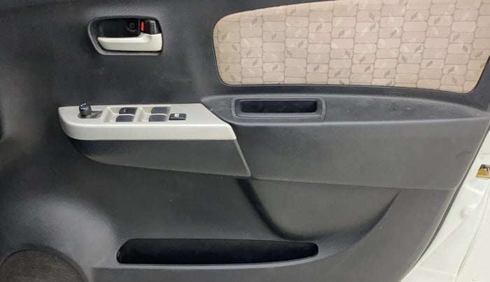 2016 Maruti Wagon R 1.0 VXI, Petrol, Manual, 44,667 km, Driver Side Door Panels Control