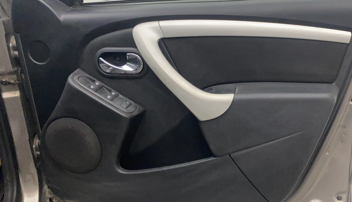 2018 Nissan Terrano XL (P), Petrol, Manual, 56,755 km, Driver Side Door Panels Control