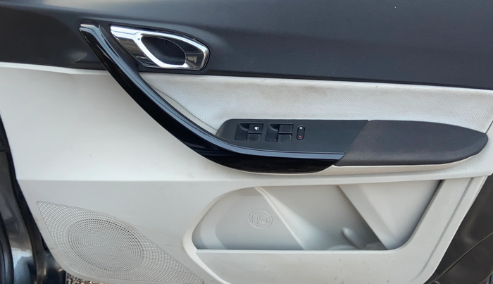 2022 Tata TIGOR XZ PLUS CNG, CNG, Manual, 55,761 km, Driver Side Door Panels Control