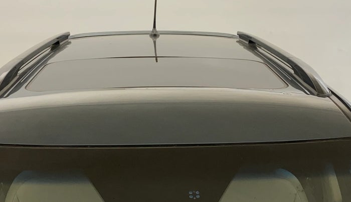 2021 Mahindra XUV300 W8 (O) 1.2 PETROL AMT, Petrol, Automatic, 45,205 km, Moonroof/ Sunroof