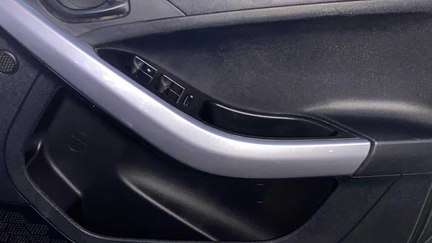 2021 Tata NEXON XM PLUS SUNROOF PETROL, Petrol, Manual, 41,180 km, Driver Side Door Panels Control