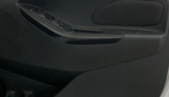 2020 Ford New Figo TITANIUM 1.2 PETROL MT, Petrol, Manual, 28,854 km, Driver Side Door Panels Control