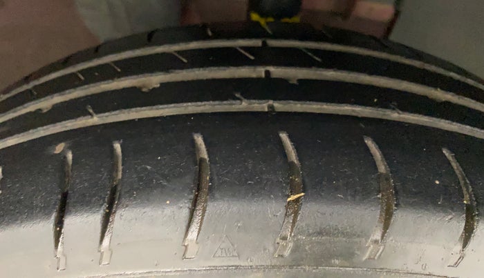 2017 Renault Kwid RXT 0.8, Petrol, Manual, 84,230 km, Right Front Tyre Tread