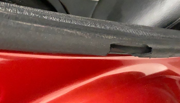 2017 Renault Kwid RXT 0.8, Petrol, Manual, 84,230 km, Right rear door - Beading has minor damage