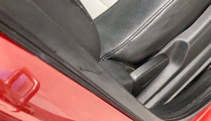 2017 Renault Kwid RXT 0.8, Petrol, Manual, 84,230 km, Driver-side door - Beading has minor damage
