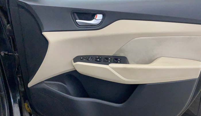2018 Hyundai Verna 1.6 VTVT SX, Petrol, Manual, 84,701 km, Driver Side Door Panels Control