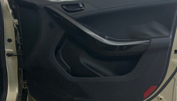 2022 Tata NEXON XZA PLUS DIESEL KAZIRANGA, Diesel, Automatic, 59,140 km, Driver Side Door Panels Control