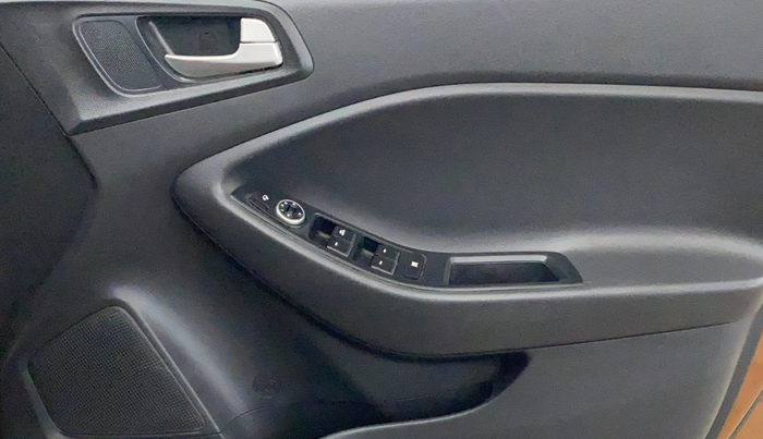 2015 Hyundai i20 Active 1.2 SX, Petrol, Manual, 99,915 km, Driver Side Door Panels Control