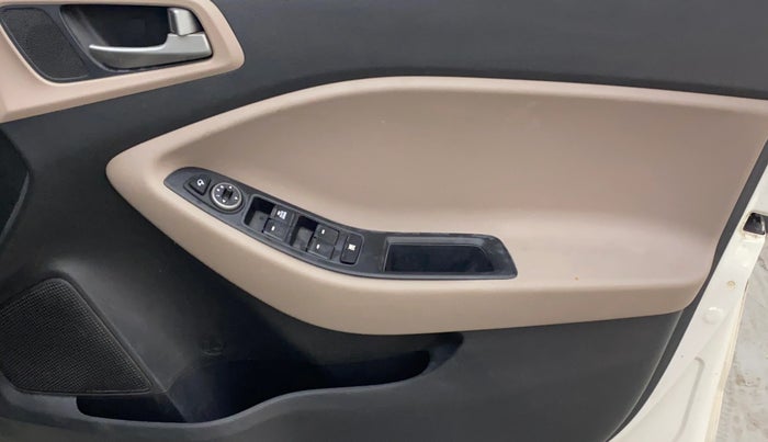 2018 Hyundai Elite i20 SPORTZ 1.2, Petrol, Manual, 89,909 km, Driver Side Door Panels Control