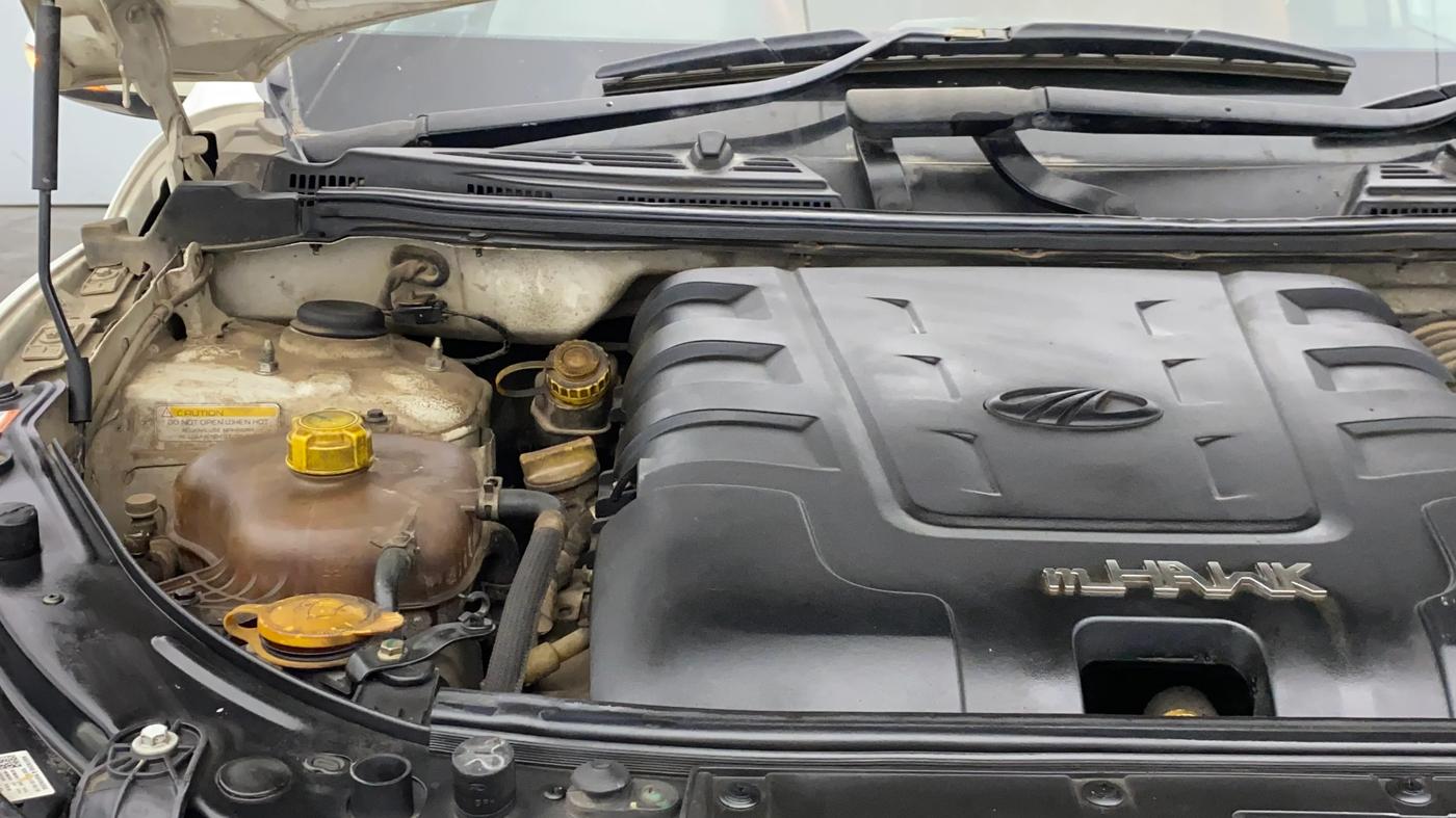 2020 Mahindra XUV500 W9, Diesel, Manual, 1,11,960 km, Engine View - Right