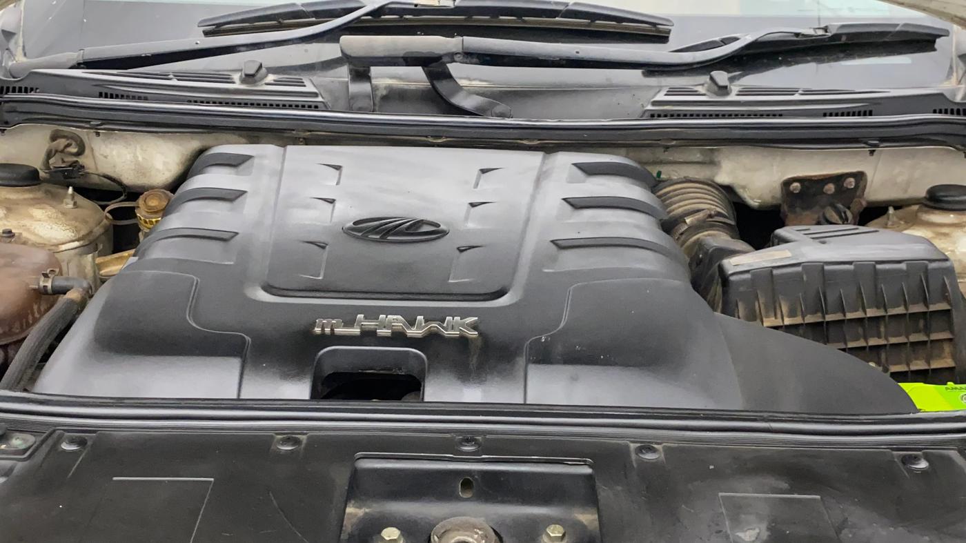 2020 Mahindra XUV500 W9, Diesel, Manual, 1,11,960 km, Engine View
