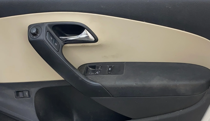 2019 Skoda Rapid 1.6 MPI ACTIVE, Petrol, Manual, 32,132 km, Driver Side Door Panels Control