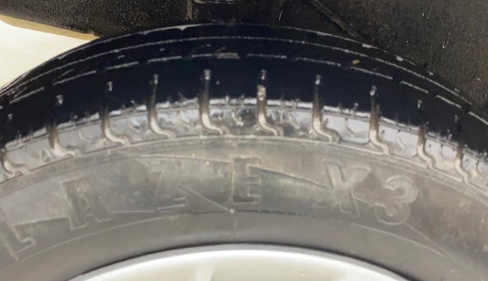 2018 Datsun Go T, CNG, Manual, 81,196 km, Right Rear Tyre Tread