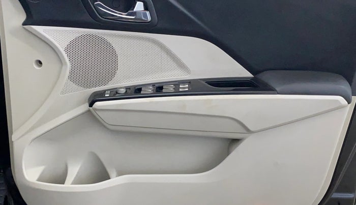 2020 Mahindra XUV300 W8 1.2 PETROL, Petrol, Manual, 50 km, Driver Side Door Panels Control