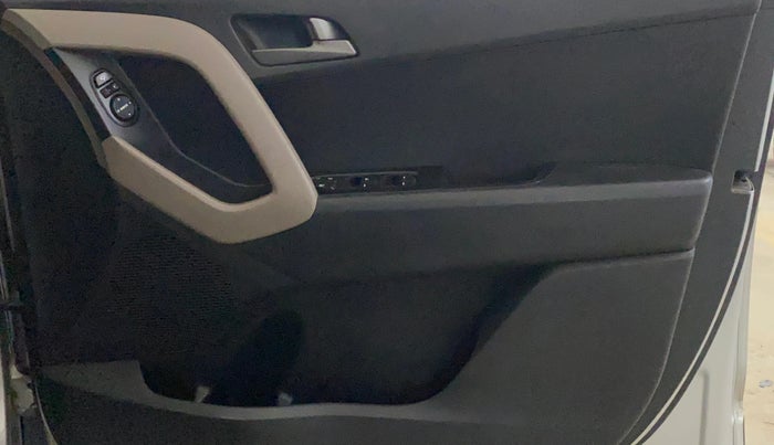 2015 Hyundai Creta SX PLUS 1.6 PETROL, Petrol, Manual, 37,371 km, Driver Side Door Panels Control