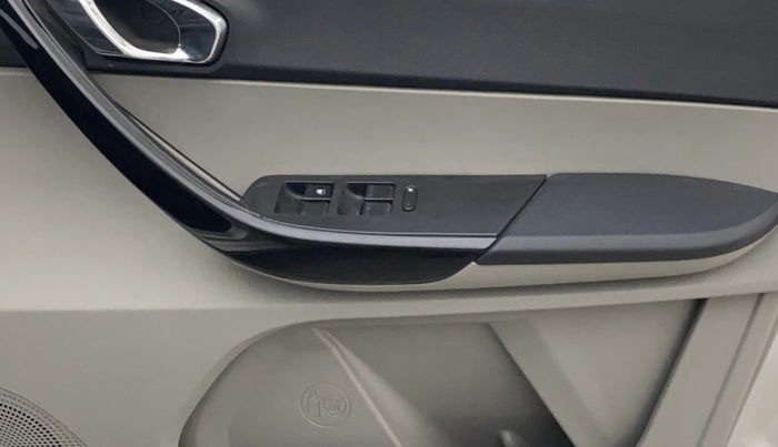 2018 Tata Tiago XZA PETROL, Petrol, Automatic, 9,645 km, Driver Side Door Panels Control