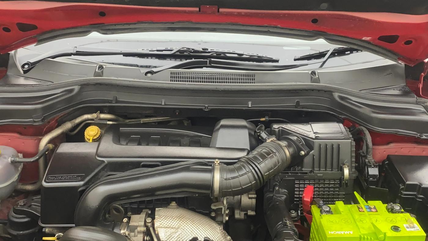 2019 Mahindra XUV300 W8 (O) 1.5 DIESEL, Diesel, Manual, 67,726 km, Engine View