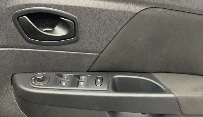 2019 Renault Captur RXE DIESEL, Diesel, Manual, 1,34,891 km, Driver Side Door Panels Control