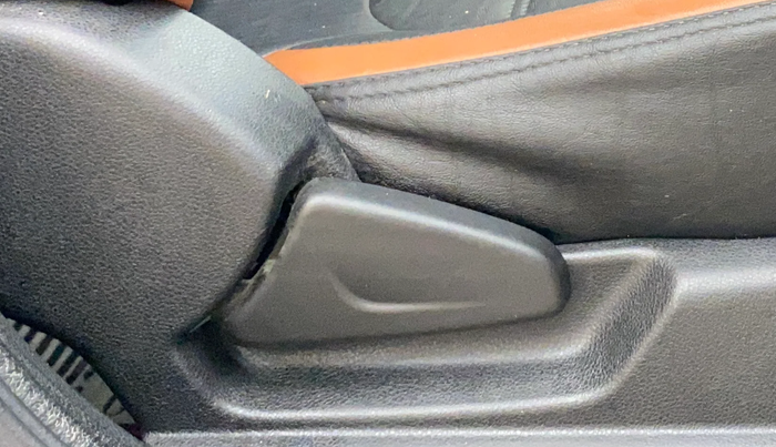 2020 Renault Kwid CLIMBER 1.0 AMT (O), Petrol, Automatic, 39,966 km, Driver Side Adjustment Panel