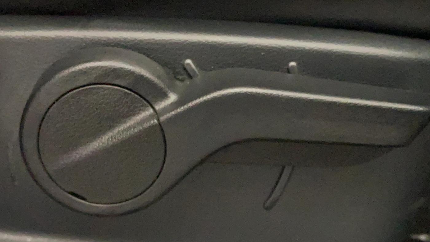 2021 Mahindra Thar LX HT PETROL 4WD MT, Petrol, Manual, 60,573 km, Driver Side Adjustment Panel