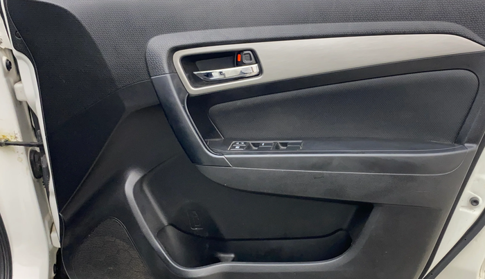 2019 Maruti Vitara Brezza ZDI PLUS AMT, Diesel, Automatic, 1,08,164 km, Driver Side Door Panels Control